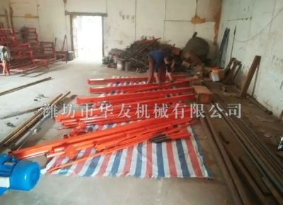 點擊查看詳細信息<br>標題：華友機械直滑式吊運機發(fā)貨現(xiàn)場 閱讀次數(shù)：7528