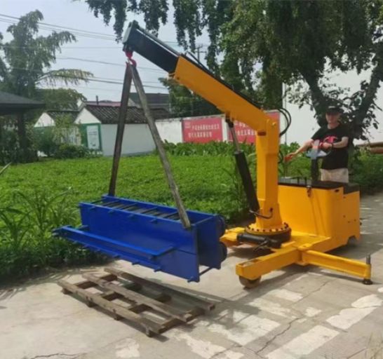 點擊查看詳細信息<br>標(biāo)題：移動式液壓吊機 多款液壓小吊機 閱讀次數(shù)：2015